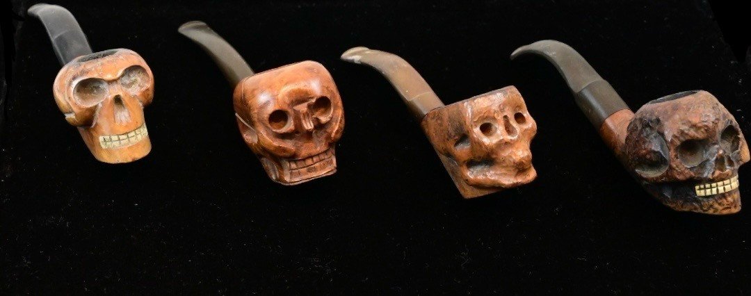 Collection Of Pipes With Skulls - Early 20th Century